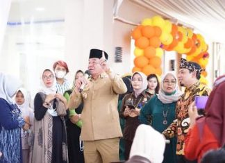 Wagub Rosjonsyah Resmikan Rumah Makan Marola