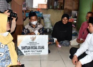 Wawali Borong Kue Tradisional Pedagang Kue Dapat Bantuan Tambahan Modal