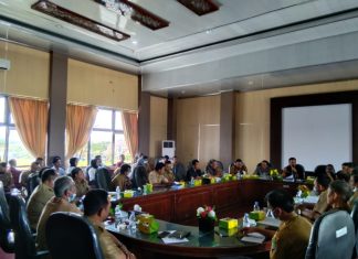 Jalan Kabupaten tak Kunjung Diperbaiki,Warga Datangi Kantor DPRD Benteng