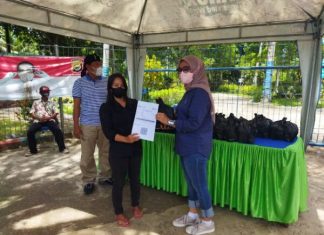 Waka II DPRD Benteng Kunjungi Vaksinasi Dan Memberikan Sembako Pada Masyarakat