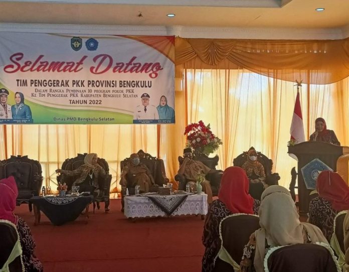 Kunjungan KETUA TP PKK Provinsi Bengkulu, dalam rangka mengembangkan 10 progam pokok PKK di Bengkulu Selatan Kunjungan KETUA TP PKK Provinsi Bengkulu, dalam rangka mengembangkan 10 progam pokok PKK di Bengkulu Selatan