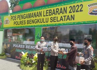 Apresiasi Petugas Keamanan Pospam di BS, Dang Rizal Berikan Bingkisan