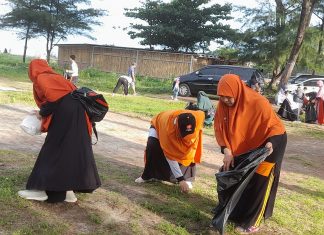 Struktur Bersama Anggota PKS Bengkulu Gelar Aksi Peduli Kebersihan PKS Bengkulu Aksi Kebersihan di Pantai Panjang