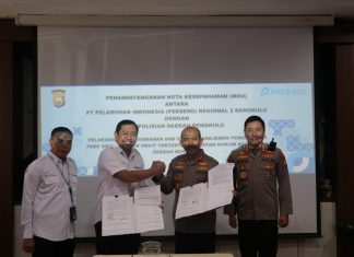 Kapolda Bengkulu Bersama GM Pelindo Tandatangani Perpanjangan MOU Pengamanan Polda Bengkulu dan Pelindo Tandatangani MoU Perpanjangan Pengamanan