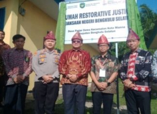 Ketua DPRD Bengkulu Selatan Hadiri Peresmian Berendo Restorative Justice Atau rumah Perdamaian Ketua DPRD Bengkulu Selatan Hadiri Peresmian Berendo Restorative Justice Atau rumah Perdamaian