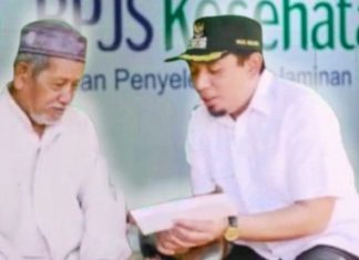 Program BPJS Gratis Pemkot Bengkulu Semakin Dirasakan Masyarakat Wakil Walikota Bengkulu Dedy Wahyudi saat Berikan BPJS Gratis kepada Warga