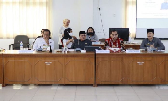Ketua dprd bs terima kunjungan Stafsus Kemensos RI
