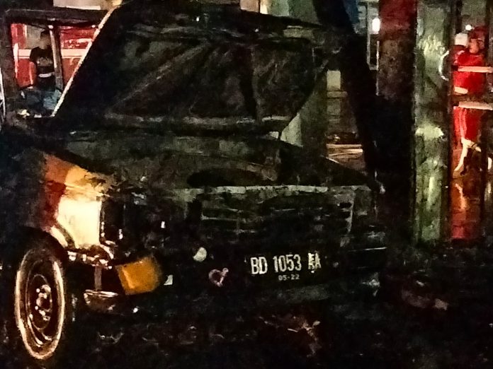 Mobil Terbakar di Pom Bensin KM 8 Kota Bengkulu