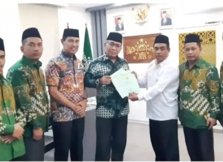 PCNU Mukomuko Serahkan Sertifikat Tanah ke PBNU Untuk Bangun Rumah Sakit PCNU Mukomuko saat menyerahkan Sertifikat Tanah ke PBNU