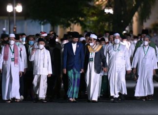 Jokowi Hadiri Zikir dan Doa Kebangsaan Awali Rangkaian Peringatan HUT ke-77 RI Presiden bersama Jajajaran saat Hadiri Zikir Kebangsaan