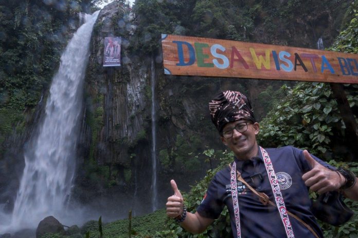 SANDIAGA UNO SAAT KE DESA WISATA BELITAR SEBERANG BENGKULU DOK MENPAREKRAF