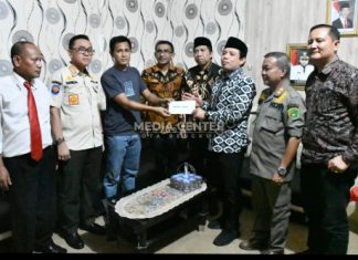 Pemenang Sayembara Helmi Hasan Terima Rp 1 Juta