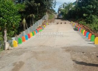 Sempat Viral, Helmi Sulap Jalan Longsor di Sumur Dewa Jadi Jembatan