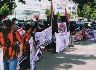 Ratusan Massa GEMAWASBI Geruduk Kantor Pengadilan Bengkulu