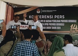 Masukkan Berkas Bacaleg DPD RI, Rio Capella Optimis Menuju Senayan