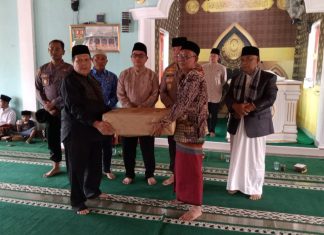 Safari Jumat di Desa Muning Agung, Pemkab Lebong Berikan Bantuan untuk Masjid