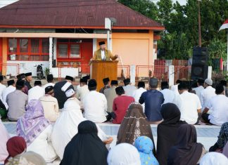 Gubernur Rohidin Sholat Idul adha 1444 H di Alun-Alun Kota Tais Seluma