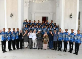 Walikota Bengkulu Hadiahi Umrah dan Berangkatkan Paskibraka Non Muslim ke Yerusalem
