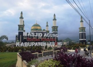 Masjid Agung Sultan Abdullah Miliki Arsitek Yang Unik, Yuk Intip Wisata Religi Satu Ini