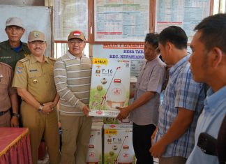 Dorong Modernisasi Alat Pertanian, Gubernur Bengkulu Serahkan Bantuan Alsintan