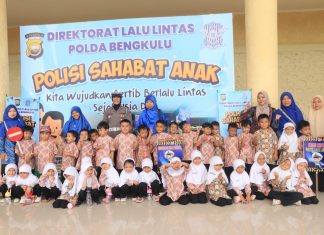 Polisi Sahabat Anak, Dilantas Ajak Anak PAUD Mulai Tertibkan Lalu Lintas Sejak Dini