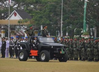 HUT ke-78 TNI, Danrem 041 Gamas Bengkulu Tampilkan Defile Untuk Melatih Prajurit