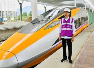 Diresmikan Presiden Jokowi, Indonesia Memiliki Kereta Cepat Pertama di Asia Tenggara