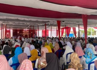 Ribuan Masyarakat Saksikan Tabliqh Akbar KH Supriatna Mubarok HUT Kota Argamakmur