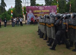 238 Personel Polres Bengkulu Utara Latihan Parsial dan Sispam Kota Jelang Pemilu 2024
