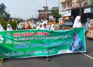Sambut Hari Santri Nasional 2023, Ponpes Makrifatul Ilmi Gelar Kirab Santri