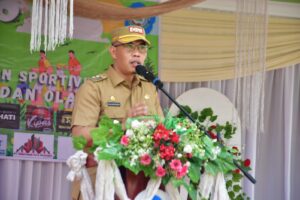 Wakil Bupati Rejang Lebong, Hendra Wahyudiansyah, S.H., membuka SMANDA EXPO 2023 yang digelar SMAN 2 Rejang Lebong, di lapangan SMAN 2 Rejang Lebong, Senin pagi (13/11/2023). Dok. Syafri Yantoni/Coverpublik.com