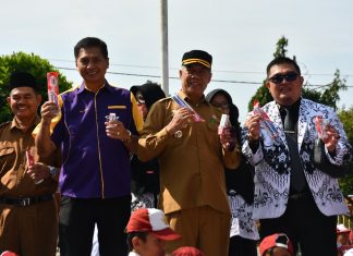 258 Murid SDN 17 Gosok Gigi Bersama Bupati dan PDGI