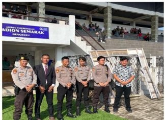 Personel Polresta Bengkulu Lakukan Pengamanan dan Monitoring Kompetisi Soeratin Asprov PSSI