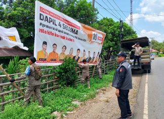 Hari ini Bawaslu Kabupaten Seluma Turunkan APK