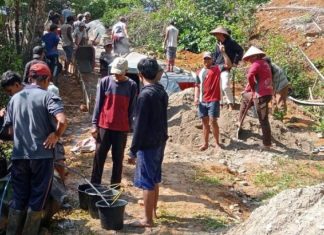 Warga Berkontribusi Untuk Mewujudkan Pembangunan Jalan