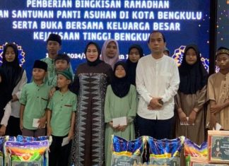 Kepala Kejati Bengkulu Berbuka Puasa Bersama Anak Panti Asuhan