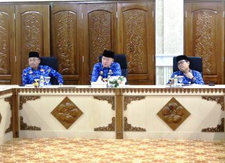 Gubernur Rohidin Pastikan Tahun Ini Pembangunan Awning Pedagang Zona 1 Pantai Panjang Dikebut