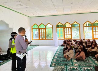 Police Go To School, Satlantas Polres Kepahiang Berikan Sosialisasi Lalu-Lintas dan Kenakalan Remaja