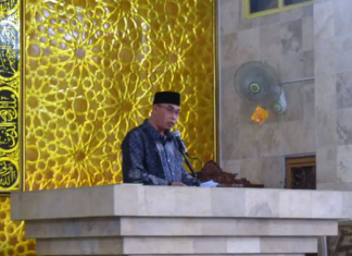 Wabub Rejang Lebong Shalat Idul Fitri di Masjid Agung Baitul Makmur