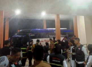 Asisten I Setda Provinsi Bengkulu Sambut Hangat Kedatangan JCH Kloter 1 Bengkulu dan Kloter 3 Asal Padang