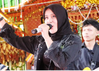 8 Band Kreasi Etnik ‘’Goyang’’ HUT Curup