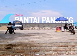 Parkir Liar di Kawasan Pantai Panjang Bengkulu Resahkan Wisatawan