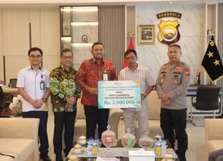 Polda Bengkulu Bersama Asabri Serahkan Santunan Atas Kematian Briptu anumerta Sony Bintang Alfalaha