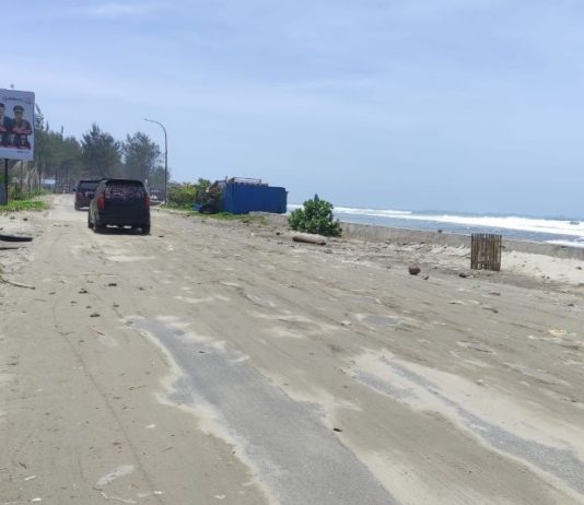 Fenomena Air Laut Pasang ke Jalan, Masyarakat Diimbau Berhati-hati