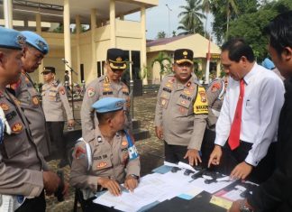 Tingkatkan Disiplin dan Cegah Penyalahgunaan, Wakapolda Bengkulu Pimpin Pengecekan Senjata Api Personel