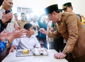 Rosjonsyah Tinjau Pelaksanaan MBG di Kota Bengkulu, Siswa Antusias Menikmati Hidangan