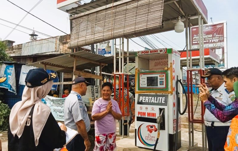 Pertamini di pinggir jalan