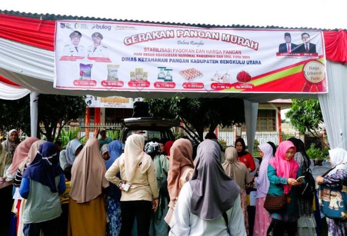 Antusias Masyarakat saat pembukaan Gerakan Pangan Murah (GPM)