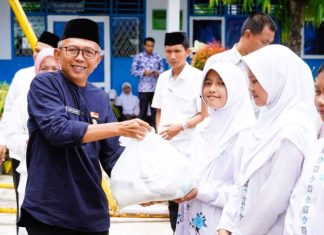 Asisten III Pemkot Bengkulu Hadiri Acara Ramadan Berbagi di SMPN 04