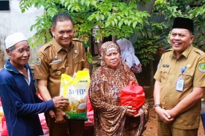 Bupati Bengkulu Tengah, Drs. Rachmat Riyanto